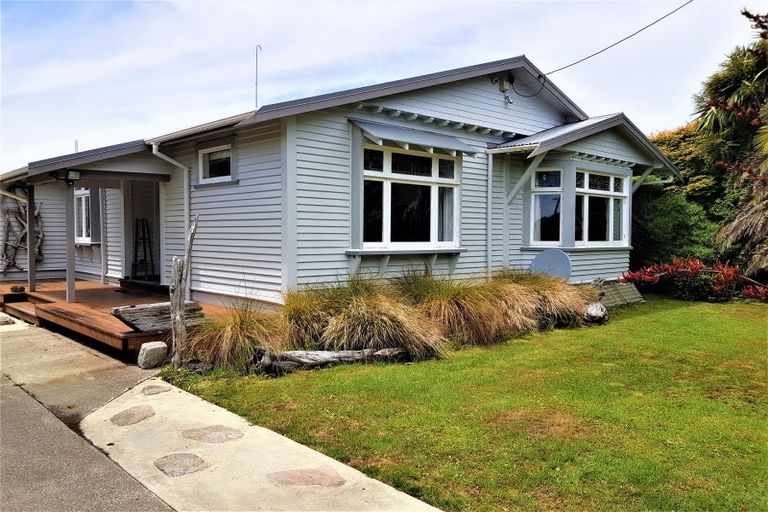 Photo of property in 75 Peel Street, Westport, 7825