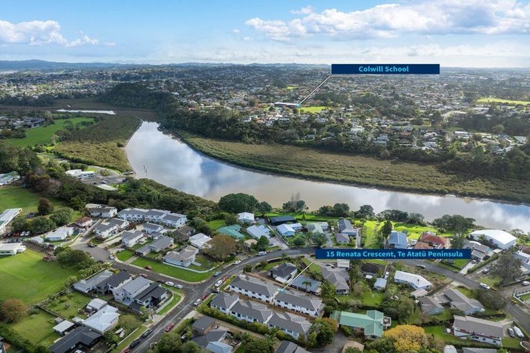 Photo of property in 15b Renata Crescent, Te Atatu Peninsula, Auckland, 0610