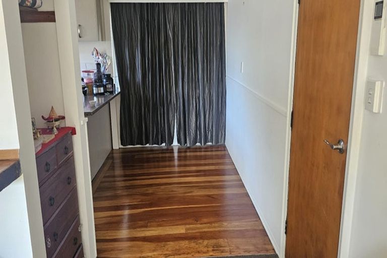Photo of property in 87 Bell Street, Tawa, Wellington, 5028