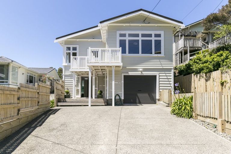 Photo of property in 59 Severn Street, Island Bay, Wellington, 6023