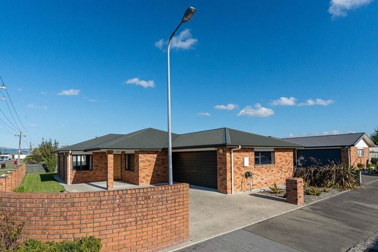 Photo of property in 83 Roberts Line, Kelvin Grove, Palmerston North, 4414