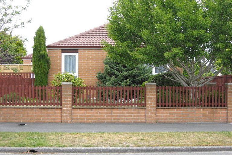 Photo of property in 14 Glen Place, Parklands, Christchurch, 8083