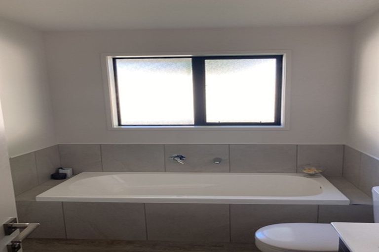 Photo of property in 1 Gladys Place, Levin, 5510