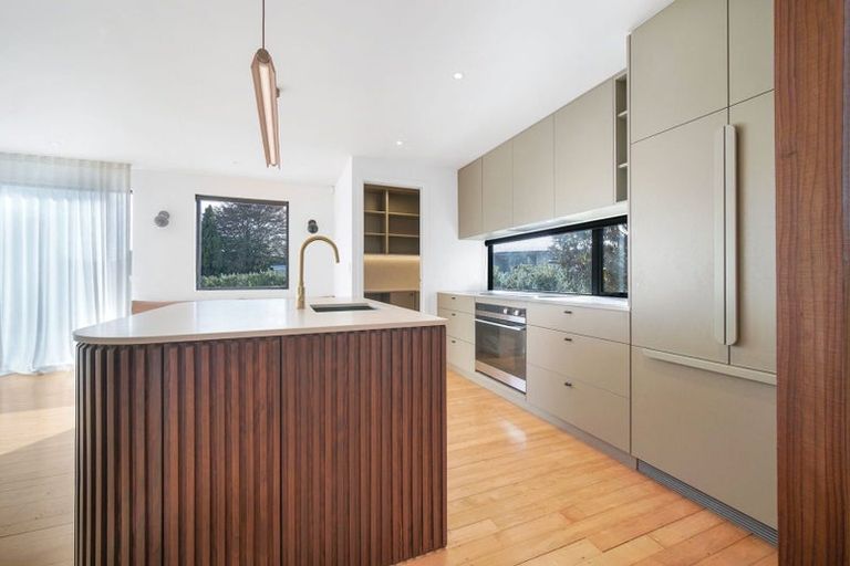 Photo of property in 36 Rewarewa Road, Te Atatu Peninsula, Auckland, 0610