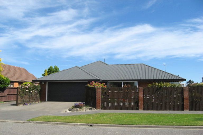 Photo of property in 64 Apsley Drive, Avonhead, Christchurch, 8042