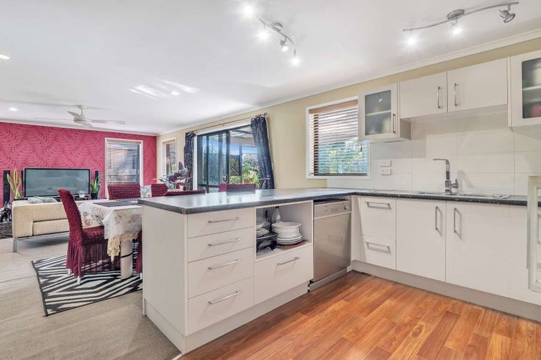 Photo of property in 45b Springs Road, Parakai, 0830