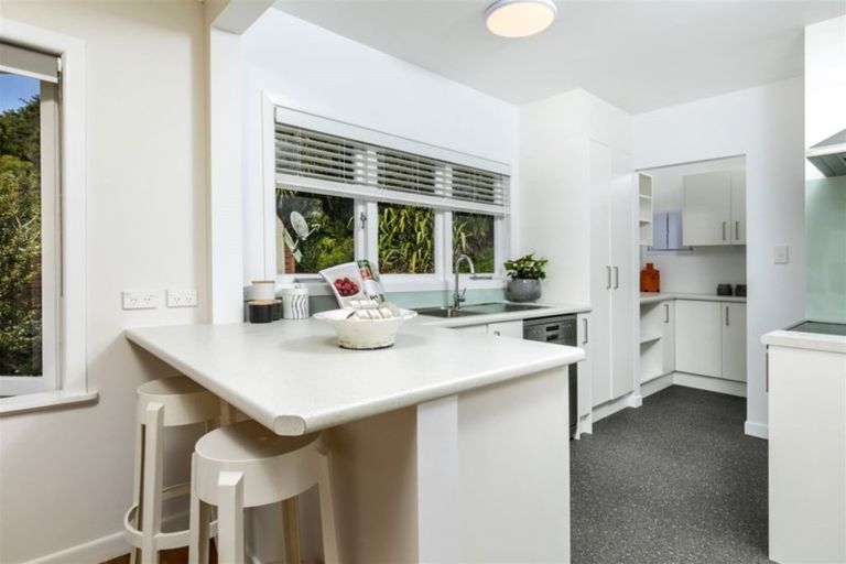 Photo of property in 86 Shetland Street, Glen Eden, Auckland, 0602