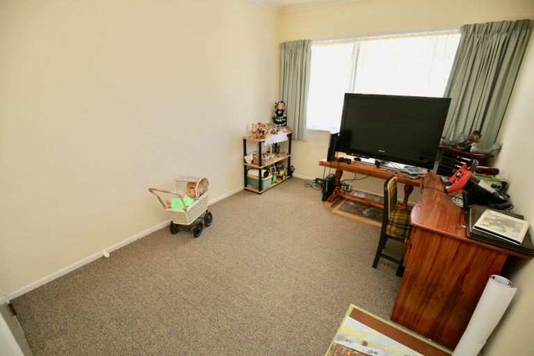 Photo of property in 2 Rata Avenue, Huntly, 3700