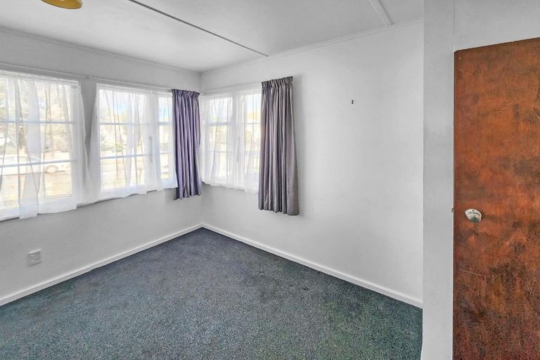 Photo of property in 15 Hunter Street, Taita, Lower Hutt, 5011