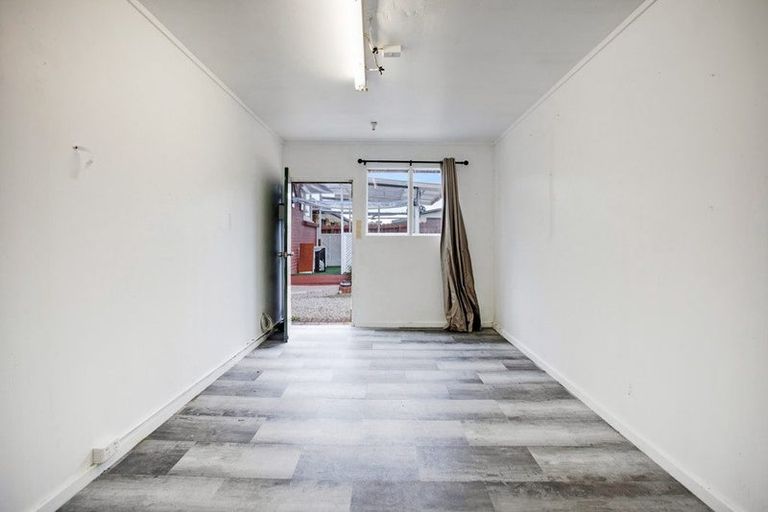 Photo of property in 52 Hall Avenue, Mangere, Auckland, 2022