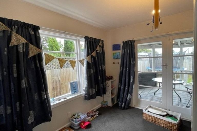 Photo of property in 15 Reginald Street, Burwood, Christchurch, 8083