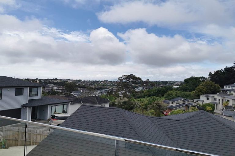 Photo of property in 10 Taurikura Way, Fairview Heights, Auckland, 0632