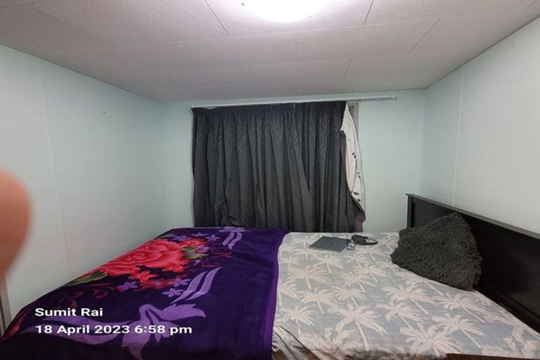 Photo of property in 14a Sunhaven Drive, Newlands, Wellington, 6037