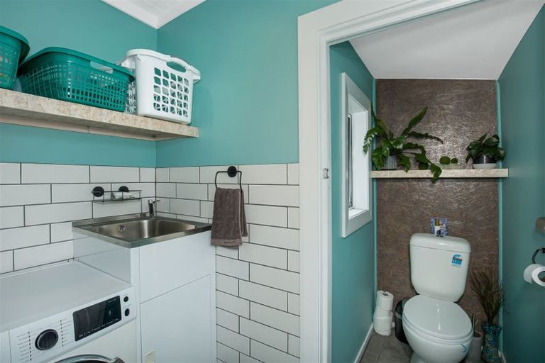 Photo of property in 275 Great North Road, Henderson, Auckland, 0612