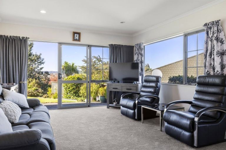 Photo of property in 44 Lakeridge Close, Rangatira Park, Taupo, 3330