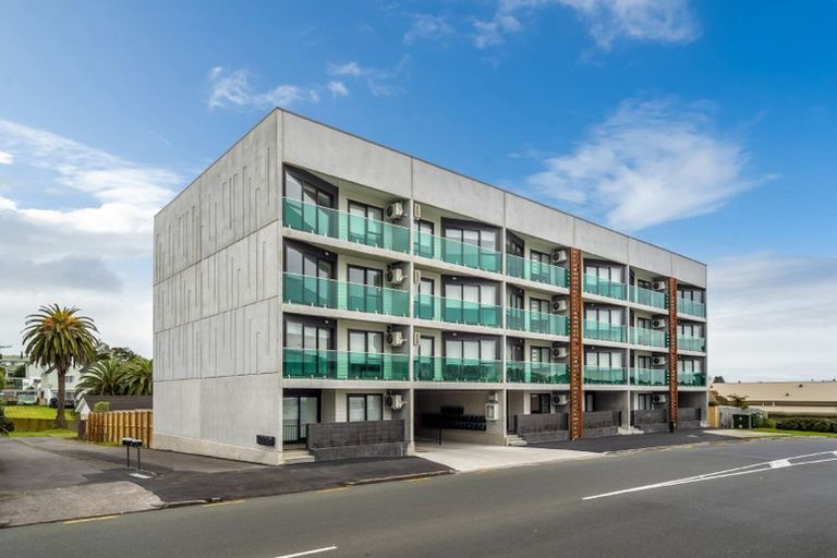 Photo of property in 11 East Street, Papakura, 2110