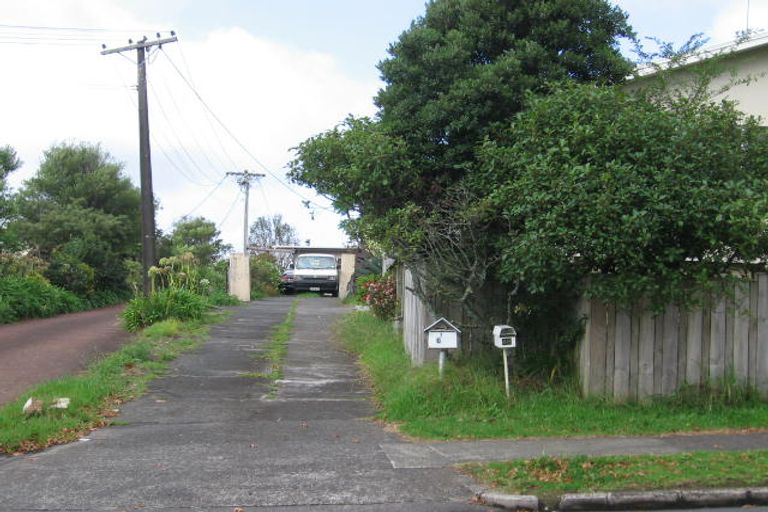 Photo of property in 68 Woodglen Road, Glen Eden, Auckland, 0602