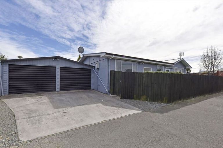 Photo of property in 10 Phoenix Lane, Northcote, Christchurch, 8052