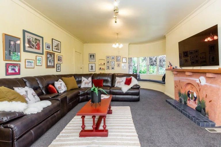 Photo of property in 1/61 Te Mata Road, Havelock North, 4130