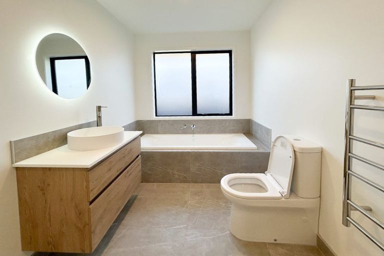 Photo of property in 6 Earl Way, Amberley, 7410