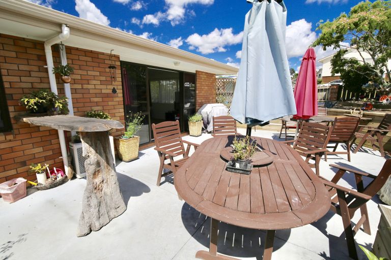 Photo of property in 2 Rata Avenue, Huntly, 3700