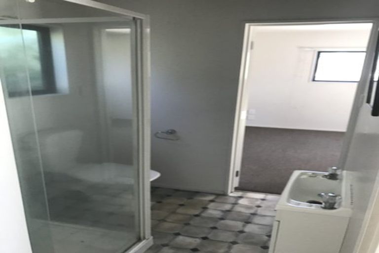 Photo of property in 21 Piko Crescent, Riccarton, Christchurch, 8041