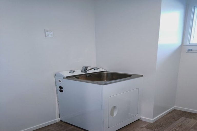 Photo of property in 2/74 Portage Road, New Lynn, Auckland, 0600