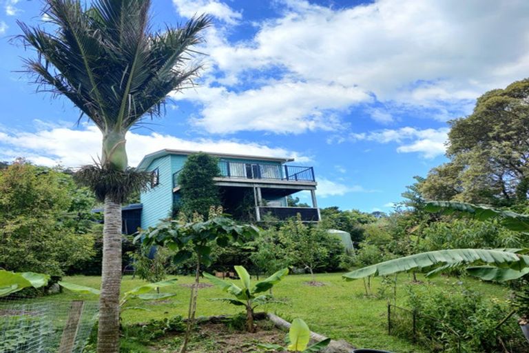 Photo of property in 15 Puriri Place, Tuateawa, Coromandel, 3583