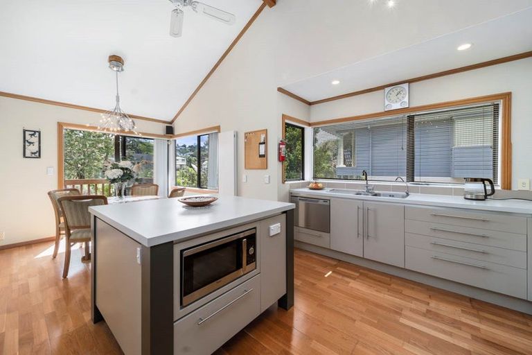 Photo of property in 19 Bayside Drive, Browns Bay, Auckland, 0630