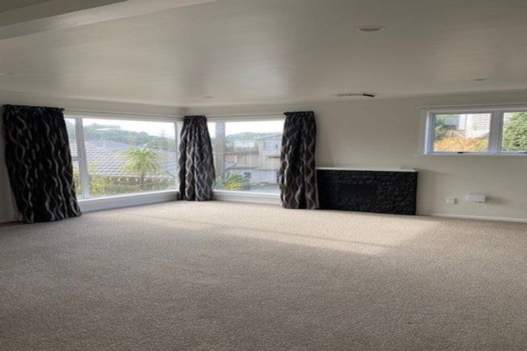 Photo of property in 4 Hallewell Crescent, Johnsonville, Wellington, 6037