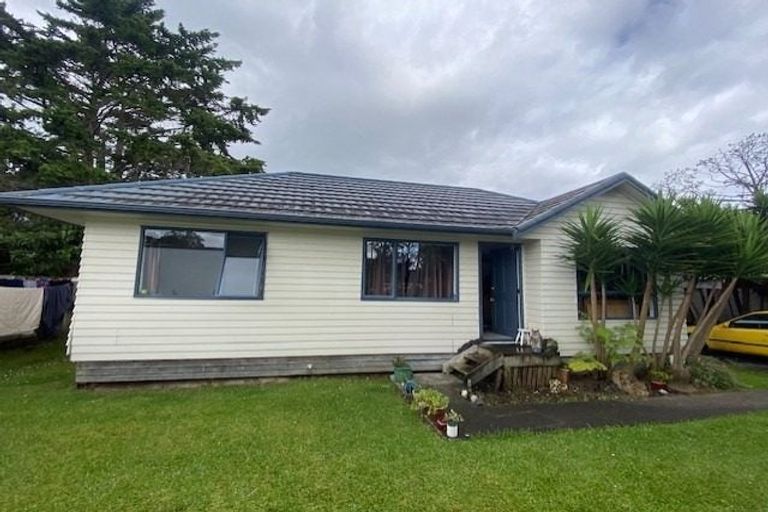 Photo of property in 36 Serwayne Place, Sunnyvale, Auckland, 0612