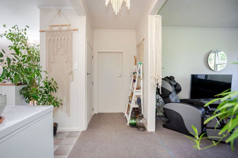 Photo of property in 28 Fox Street, Woodville, 4920