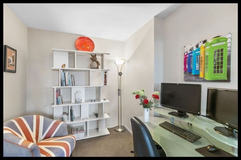 Photo of property in 15a Waru Street, Khandallah, Wellington, 6035