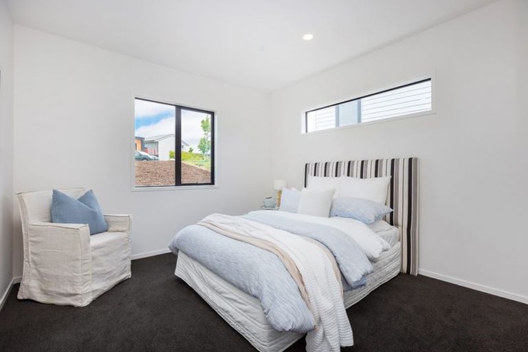 Photo of property in 35 Laly Haddon Place, Matakana, 0985
