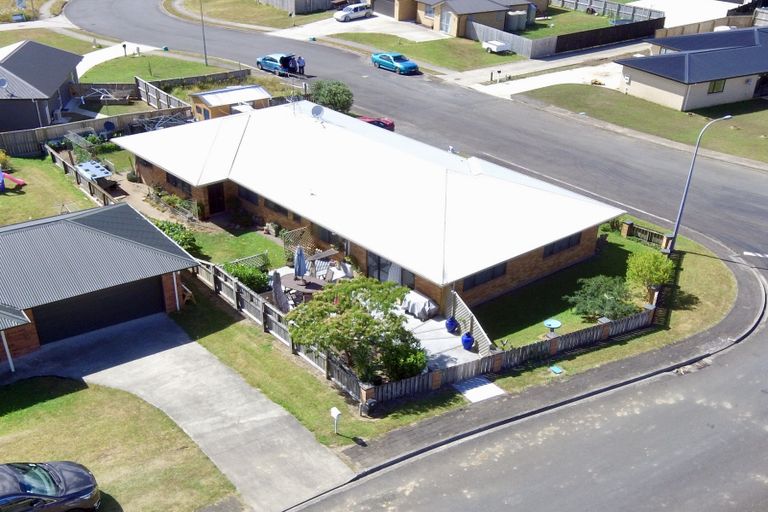 Photo of property in 2 Rata Avenue, Huntly, 3700