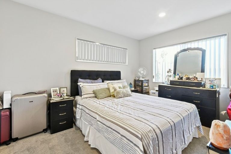 Photo of property in 74 Keri Vista Rise, Papakura, 2110