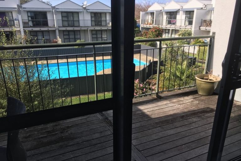 Photo of property in 27/5 Carolina Place, Albany, Auckland, 0632