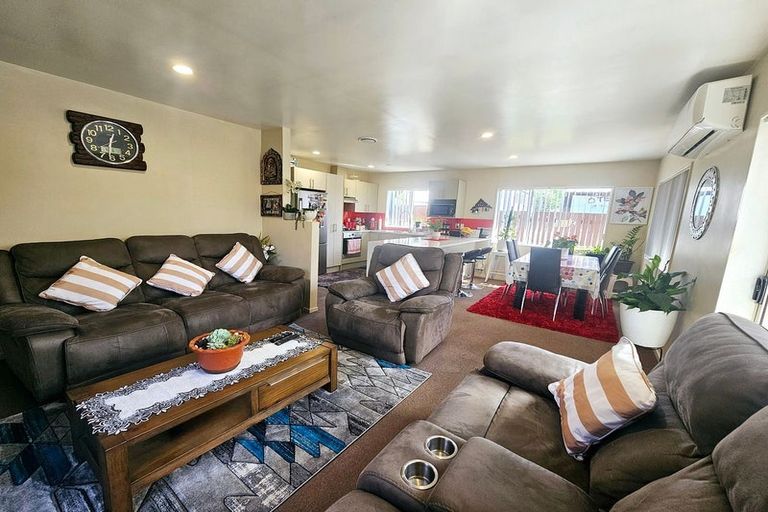 Photo of property in 3/331 Massey Road, Mangere East, Auckland, 2024