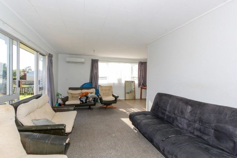 Photo of property in 61 Hume Street, Waitara, 4320