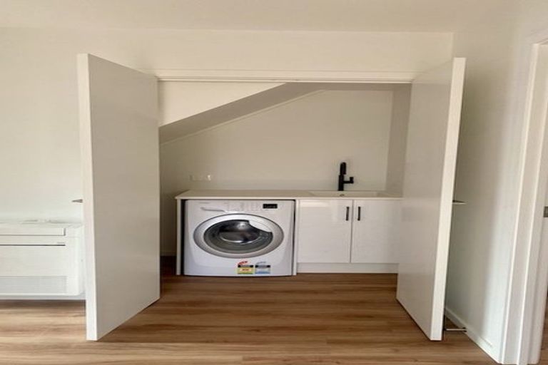 Photo of property in 77 Oregon Drive, Kelvin Heights, Queenstown, 9300