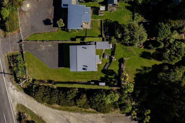 Photo of property in 1390 Taieri Mouth Road, Taieri Mouth, 9091