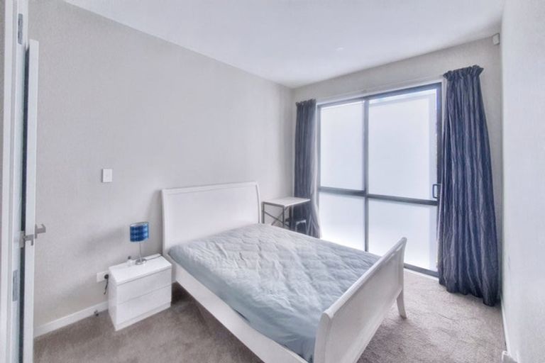 Photo of property in 1/48 Woodside Road, Massey, Auckland, 0614