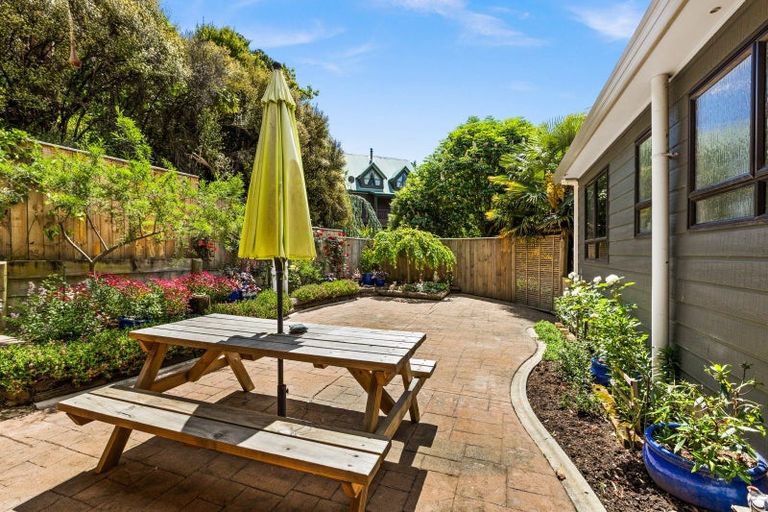 Photo of property in 82 Tauroa Road, Havelock North, 4130