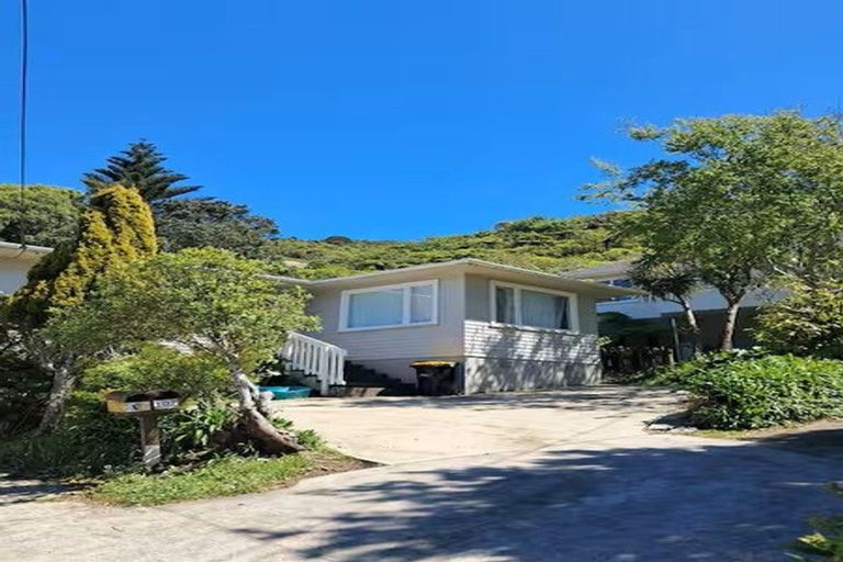 Photo of property in 107 Parkvale Road, Karori, Wellington, 6012