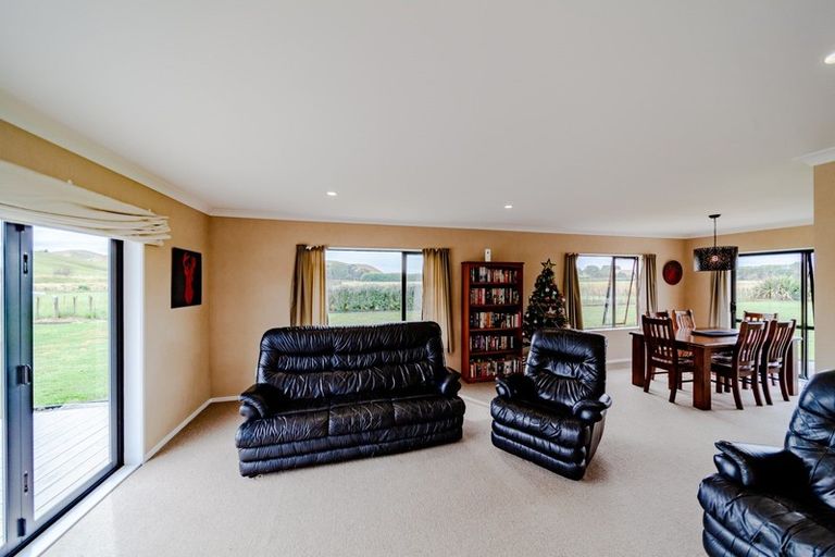 Photo of property in 28 Pourerere Road, Waipawa, 4271