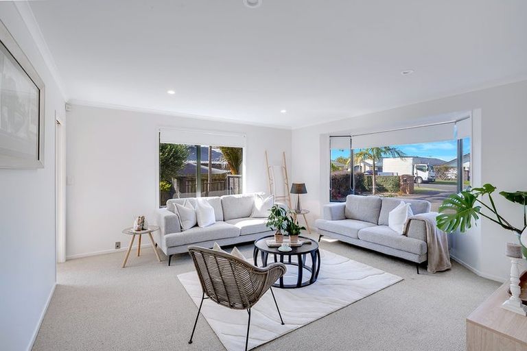 Photo of property in 99 Rototuna Road, Rototuna, Hamilton, 3210