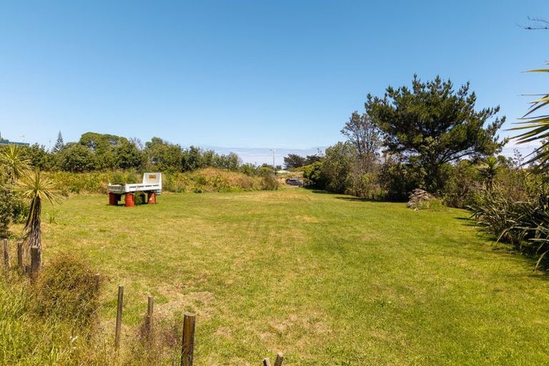 Photo of property in 184-190 Kahukura Avenue, Waitarere Beach, Levin, 5510