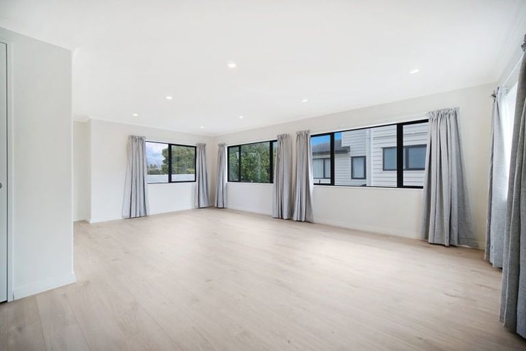 Photo of property in 421a Bucklands Beach Road, Bucklands Beach, Auckland, 2012