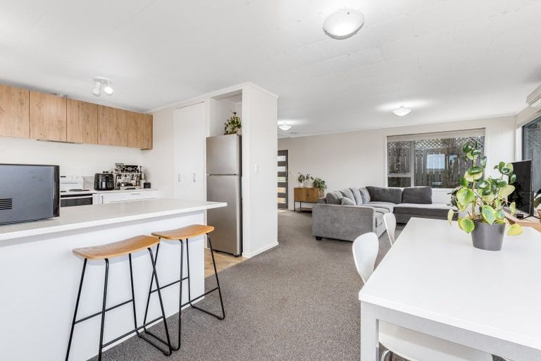 Photo of property in 4 Staysail Place, Whitby, Porirua, 5024