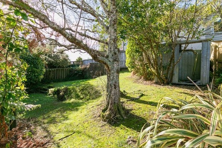 Photo of property in 5 Burrows Avenue, Karori, Wellington, 6012